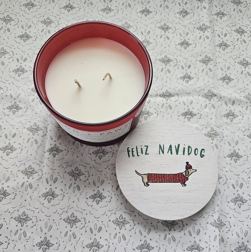 Sand & Paws Feliz Navidog Dachshund Cinnamon Noel Candle